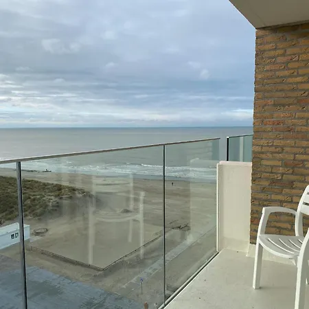 In Near Sandy Beaches, Cleaning Included * Nieuwpoort