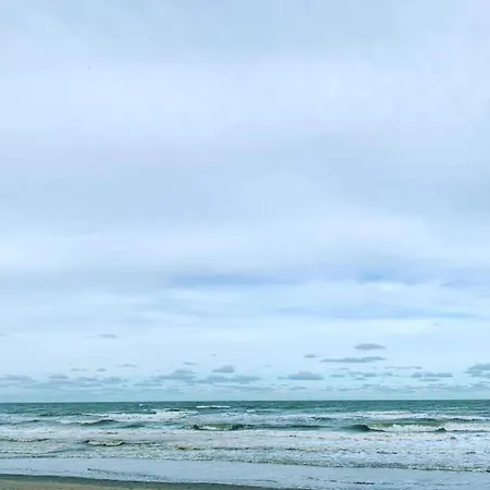 In Near Sandy Beaches, Cleaning Included * Nieuwpoort